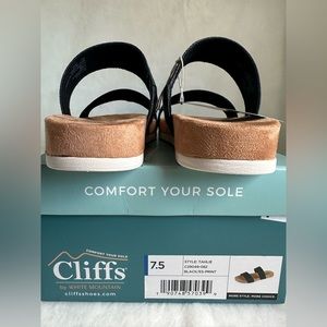 NWT Cliffs by white mountain.Style: Tahlie.Size:7.5.Black/ES-Print